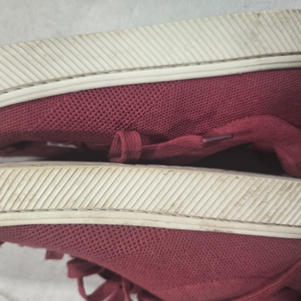Cariuma‎ Red Athletic Shoes